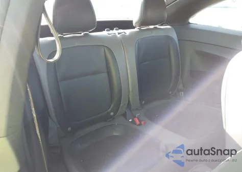 2015 Volkswagen Beetle 1.8T Fleet Edition z USA, uszkodzony, nr VIN 3VWF17AT5FM640751